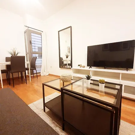 Parking, Wifi, 800 M Playa. A Apartment *