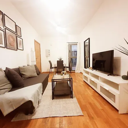 Apartment Parking, Wifi, 800 M Playa. A Torremolinos